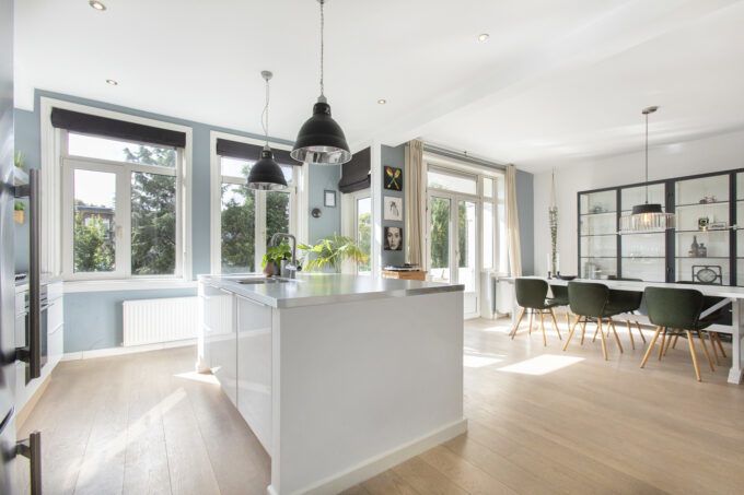 Wat zijn de belangrijkste dingen om te overwegen bij het kopen van een nieuwbouwwoning in Amsterdam? | Makelaar Amsterdam