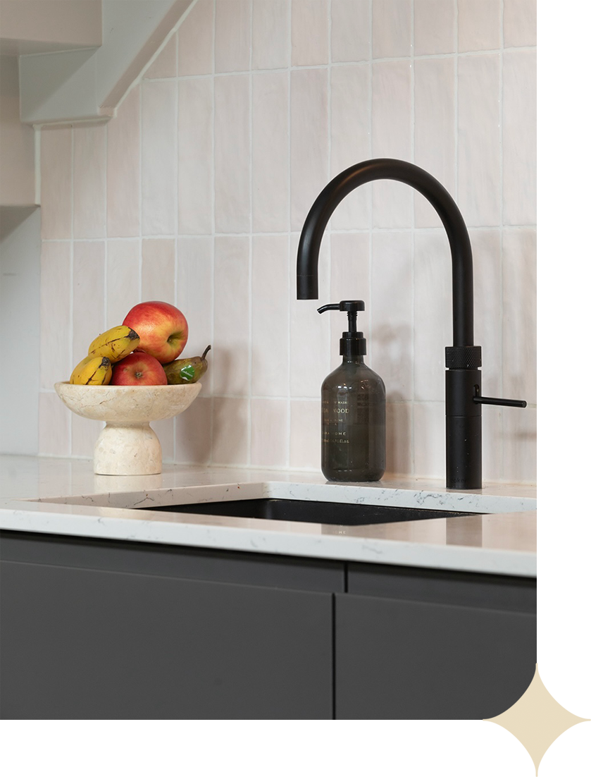 NydiaecuryStraat kraan 2 | Thoma Post Makelaars